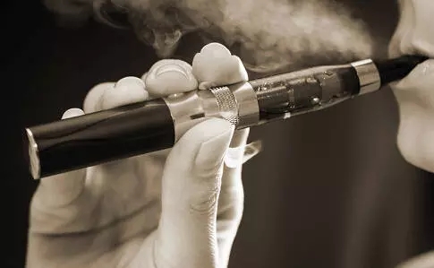 真烟和电子烟哪个伤害比较大？