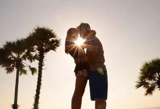 1635991631500122.jpg 和女友分手了有什么挽回的好方法.jpg