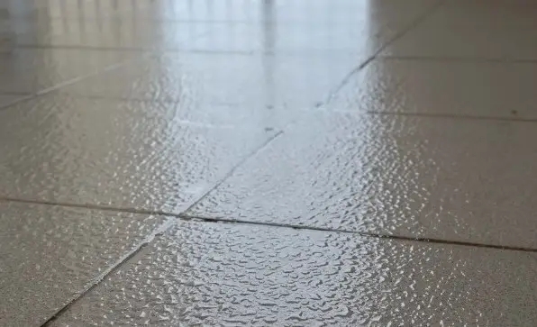 房间里面总是很潮湿怎么办?