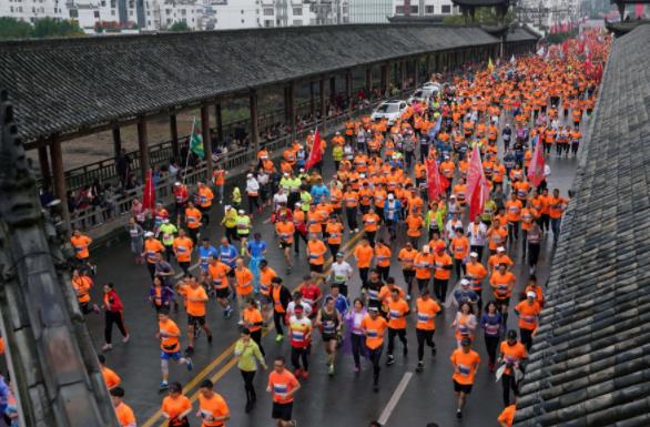 马拉松长跑比赛项目全程是多少公里?