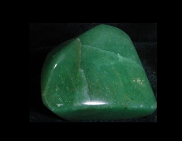 独龙玉是什么玉种？