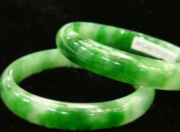 鉴别玉真假的方法？