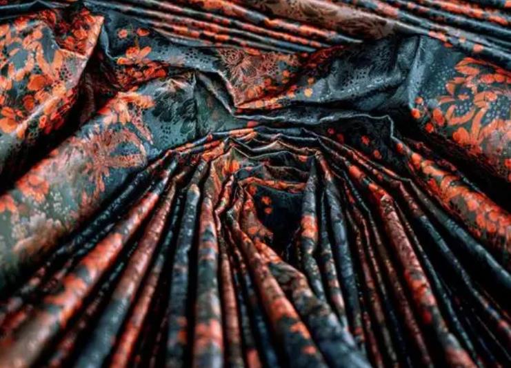 香云纱是什么面料?有什么缺点和优点?