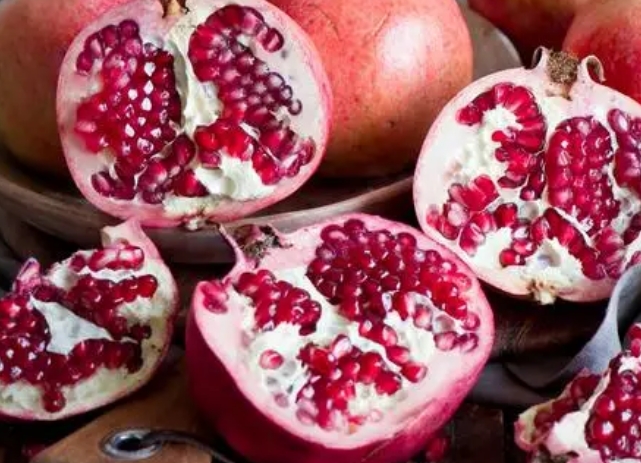 石榴的作用与功效、食用方法和禁忌