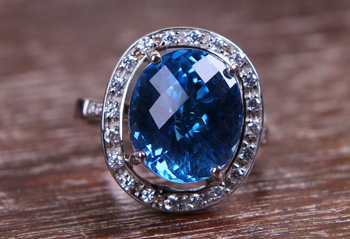 托帕石是宝石吗？价值几何？