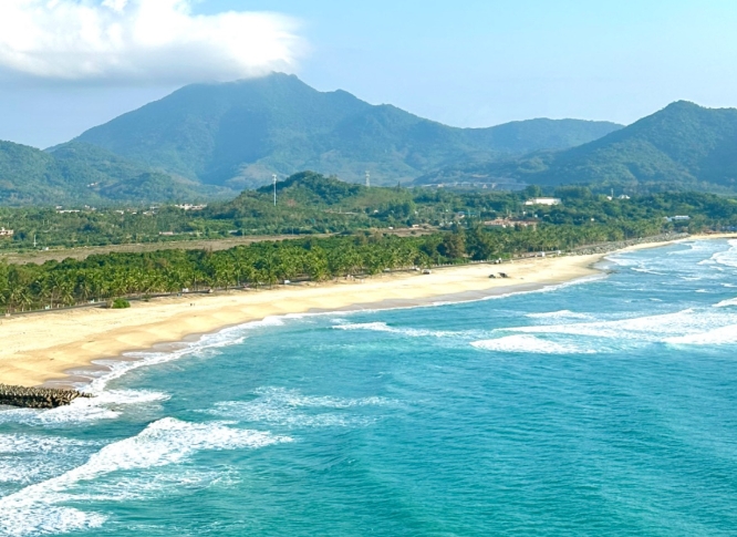 日月湾是在哪个城市？